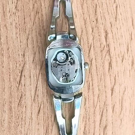 Gucci ladies watch used, silver