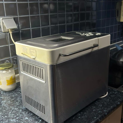 Kenwood BM350 Bread Maker like new, fully functional
