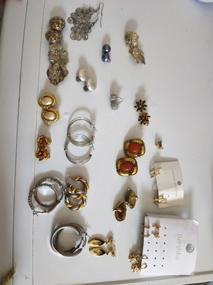 Earrings pack of 22 used, studs, dangle and clip-on, gold and silver