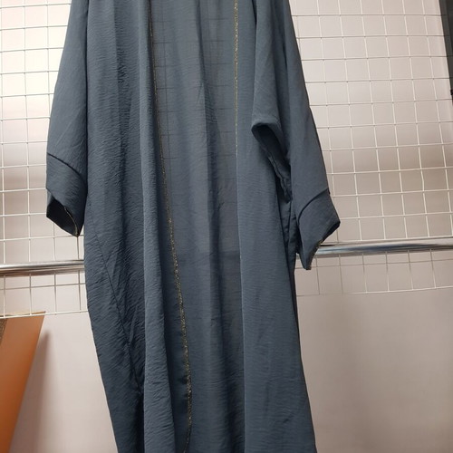 Stylish reversible long cape like new, gray and gold