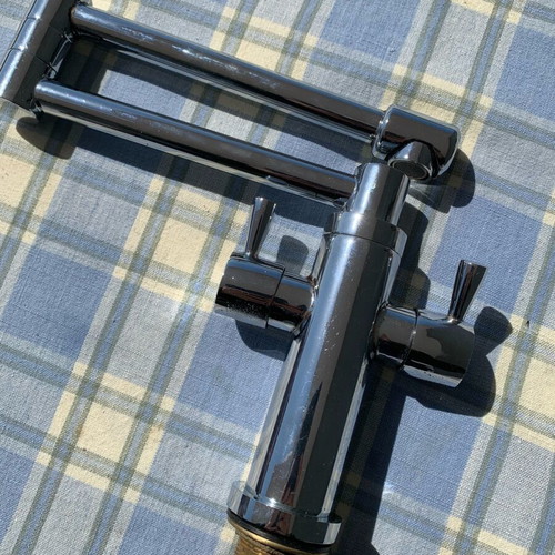 Set of 2 kitchen sink faucets like new, heavy-duty foldable