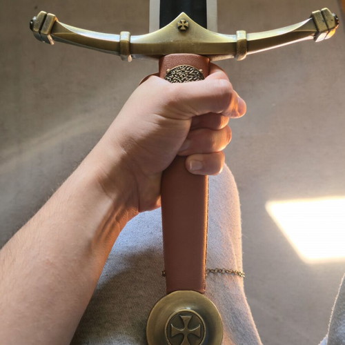 Templar Knight Long Sword 118cm like new with wooden wall mount