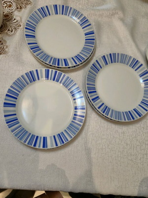 Royal Norfolk set of 6 plates like new