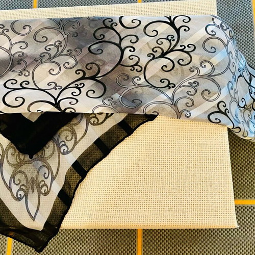 Zambak printed scarf like new, black and grey