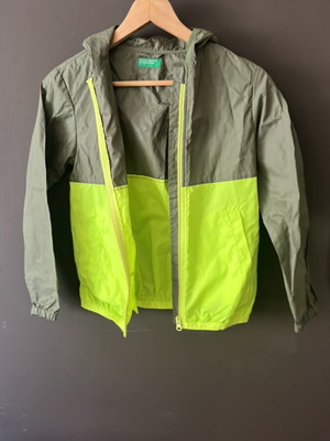 United Colors of Benetton waterproof kids jacket like new, green and yellow, size 140 cm