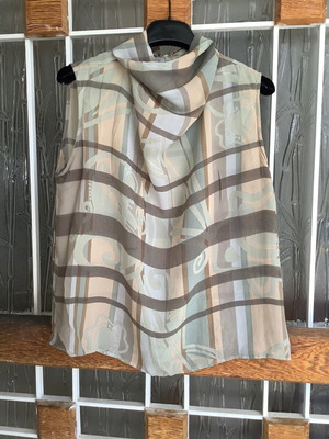 Giorgio Armani копринен топ блуза Small употребяван, бежов и зелен