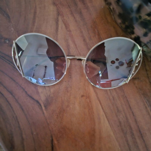 Ana Hickmann glasses like new