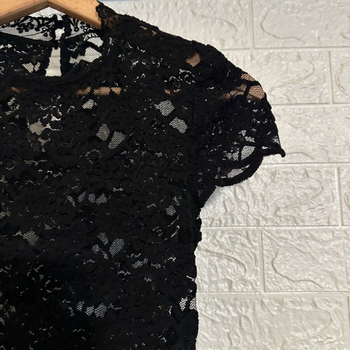 Lace top Zara black like new, size S