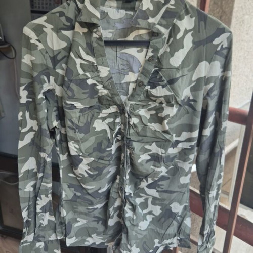 Camouflage women's shirt size L like new