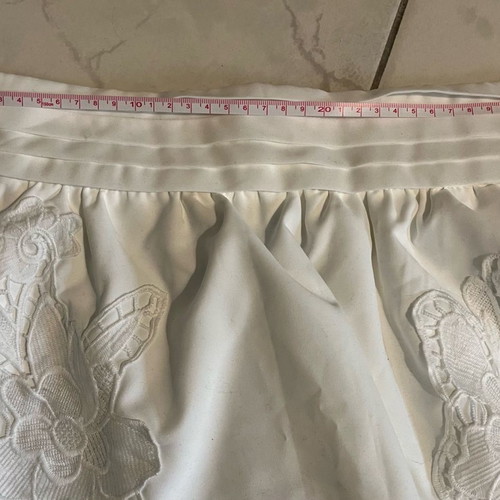 White Shein skirt new, size XS with hidden zipper