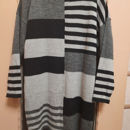 Julia Bergovich long sweater gray like new