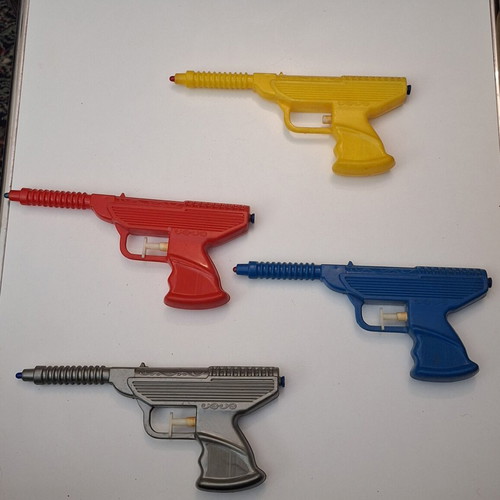 Plastic water pistols used, pack of 4, 70s