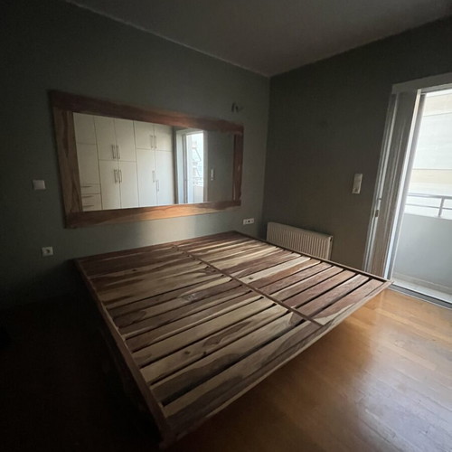 Waverly king size bed like new, solid wood