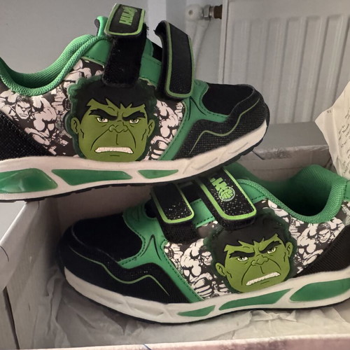 Marvel Avengers Hulk athletic shoes size 33, new