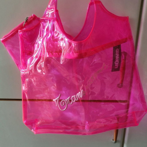 Transparent shoulder beach bag with fuchsia pouch new