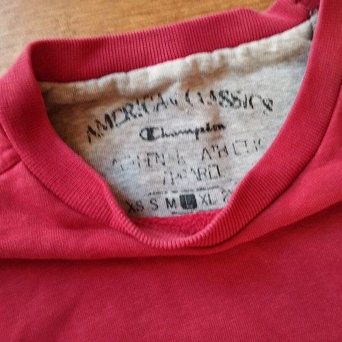 Champion sweatshirt used, size Large, burgundy