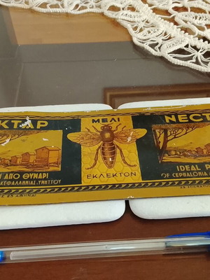 Vintage metal lithographed honey label NEKTAR used