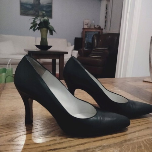 Leather black pumps like new size 37