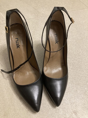 Leather sandals Nak size 38.5 like new black