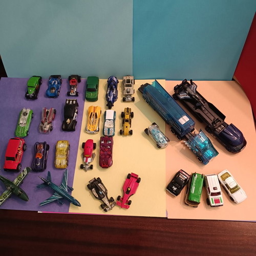Hot Wheels lot of 29 diecast cars, planes and trucks