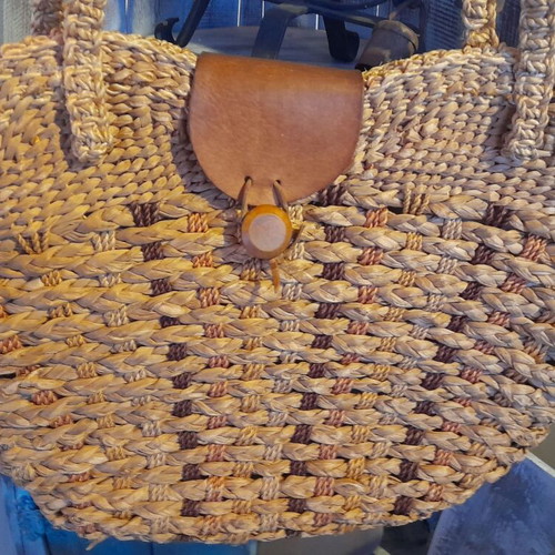 Oversized bucket bag used, straw with leather closure 40x30 cm