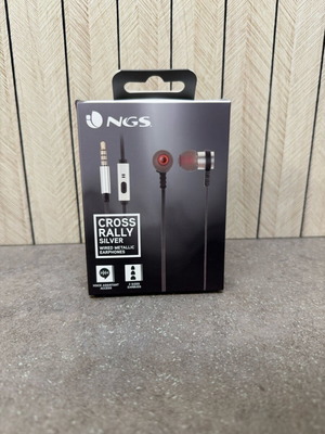 In-ear headphones wired metallic silver, new