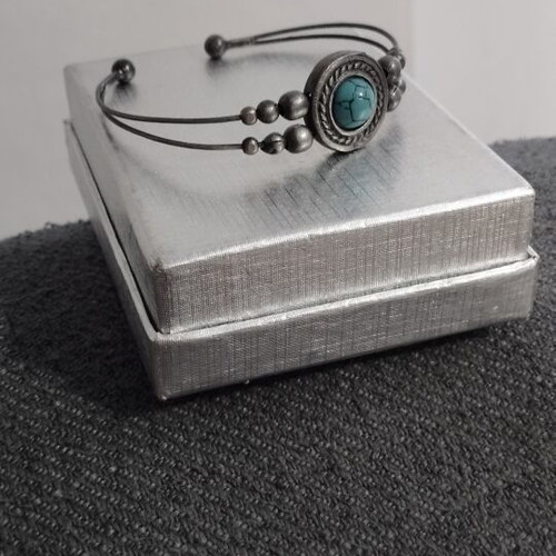 Boho ethnic metal bracelet cuff with turquoise stone