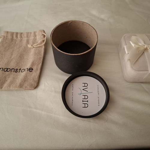 Jewelry packaging like new
