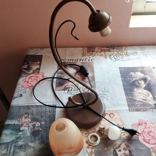 Table lamp with opaline glass like new