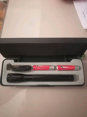 Flashlight keychain 13 cm with 2 AAA batteries new