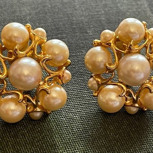 Custom Jewellery vintage earrings with pearls like new