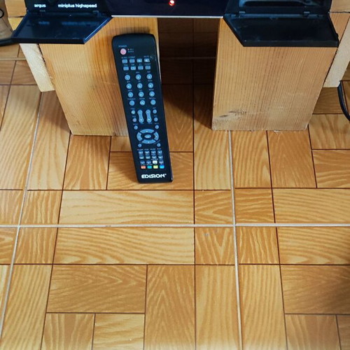 Satellite Edision decoder and 110cm satellite dish used