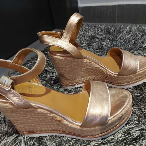 Esthissis women's platform shoes used, pink-gold