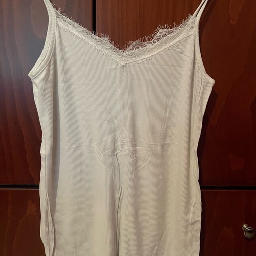 New white top Anel