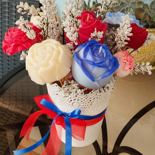 Handmade composition of wax and scented flowers new