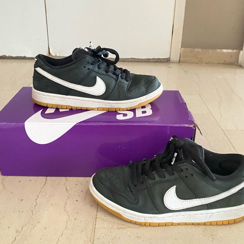 Nike SB Dunk Low Pro black athletic shoes like new