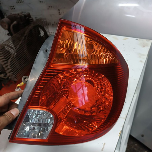 Rear right tail light for Hyundai Accent '03-'05 like new