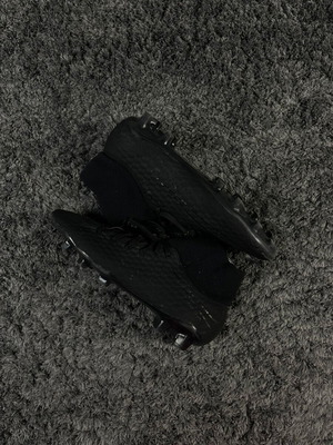 Nike Hypervenom Phelon 3 football cleats like new, size 40, black