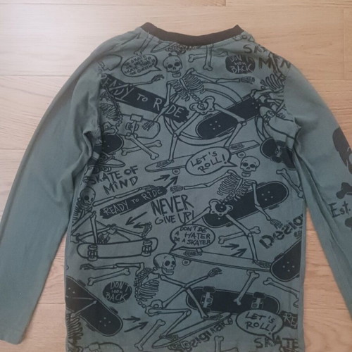 Desigual kids shirt 9-10 years like new, multicolor green