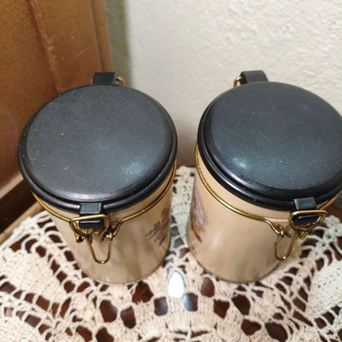 Bravo 90 Years Collectible Tin Boxes like new, set of 2 by Aslanis