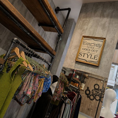 Fashion store fully equipped 22 sqm in Korydallos