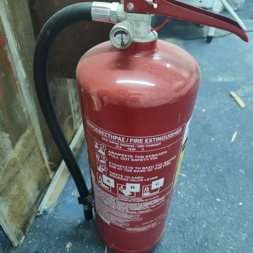 Fire extinguisher like new, still valid