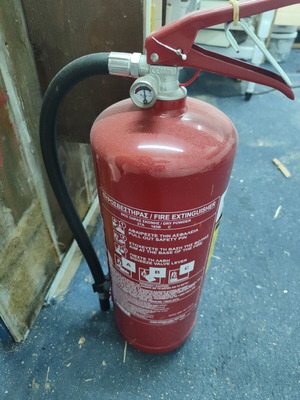 Fire extinguisher like new, still valid
