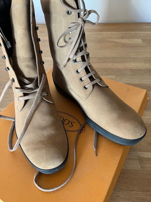 Μποτάκια Tods καινούργια, μπεζ, μέγεθος 43