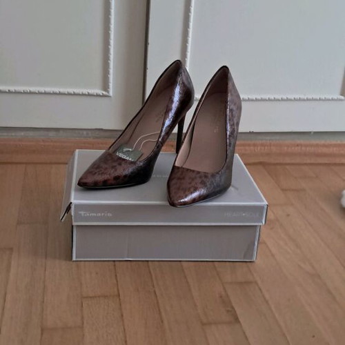Tamaris leopard print pumps new size 40