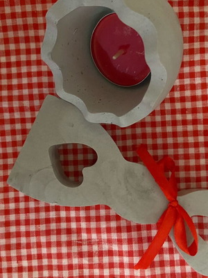 Easter gift bunny and egg candle holder new, made of plaster