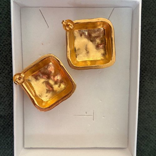 Steel gold earrings new with unique design