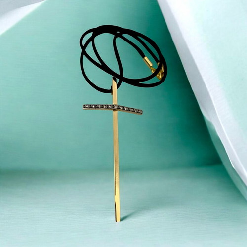 18k cross with 11 diamonds new, handmade