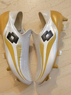 Lotto Zhero Gravity 2T 2006 football shoes new, size 41, white