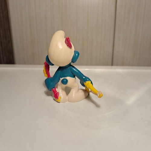 Smurf Bully miniature with bow and arrow 1978 like new